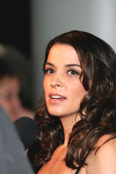 Annabella Sciorra Young