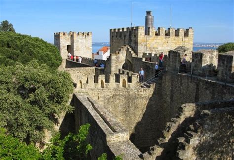 Castelo de São Jorge - St. George's Castle in Lisbon - Portugal Confidential