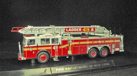 Fdny Fire Truck Model - Daron Fdny Ladder Truck With Lights And Sound ...