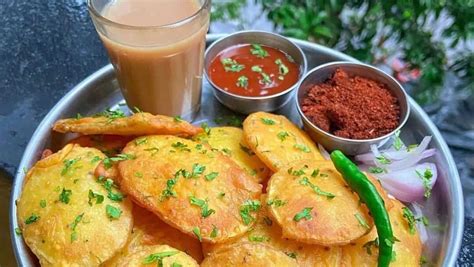 Types Of Bhajiya To Enjoy During Monsoon