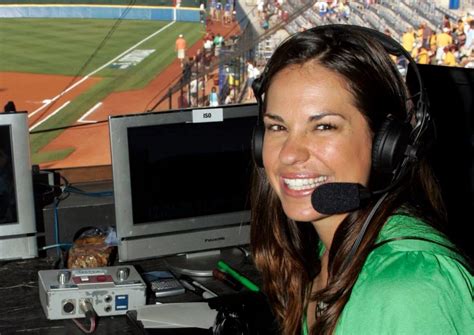 Jessica Mendoza: From Softball Star to Trail-Blazing Sports Commentator