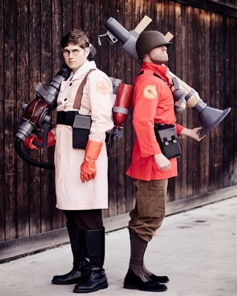 Medic and Soldier Team Fortress 2 Cosplay [pic] - Global Geek News