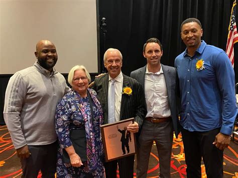 Coach Roy Williams inducted into Kansas Sports Hall of Fame this past weekend. : r/CollegeBasketball