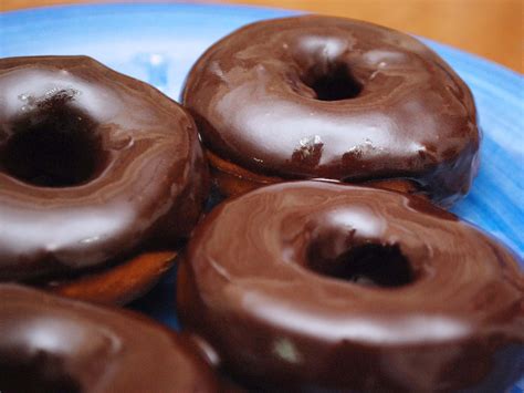 How to Make Chocolate Glazed Donuts: 13 Steps (with Pictures)
