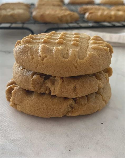 Easy Ginger Nut Biscuits Recipe - Create Bake Make