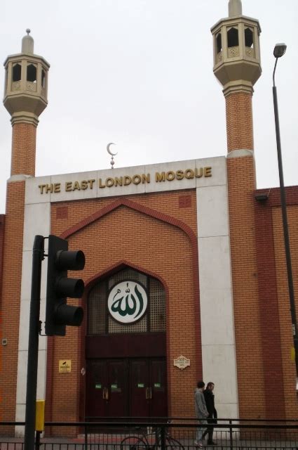 The entrance to The East London Mosque,... © Robin Sones :: Geograph Britain and Ireland