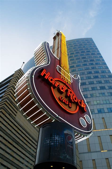 Hard Rock Hotel Partially Collapses in New Orleans — Louisiana Personal ...