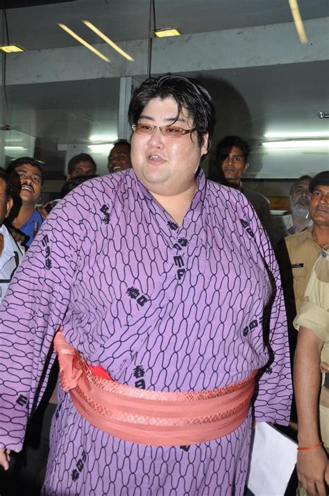 Japanese Sumo Wrestling Champion Yamamotoyama snapped at Mumbai International Airport arrived ...