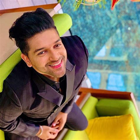 Guru Randhawa Biography (Punjabi Singer) | Age, Family, Affairs, Net ...