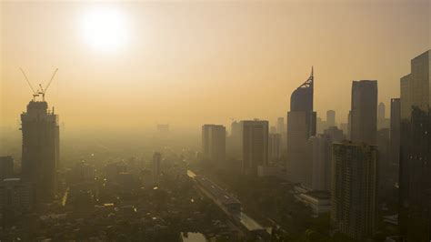 Worsening Air Pollution Reducing lifespans in Indonesia | EPIC