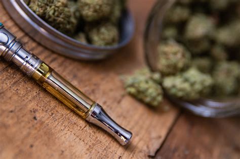 Cost of cannabis: Vaping THC dramatically increases risk of psychosis