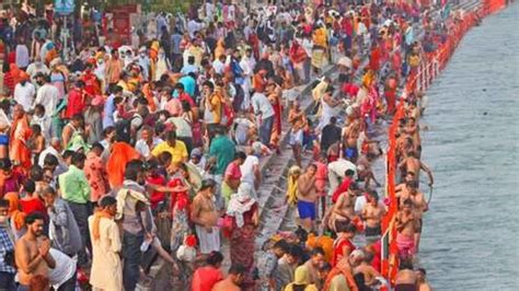 Kumbh Mela 2021: Shahi Snan today with Covid-19 norms in place | Latest ...