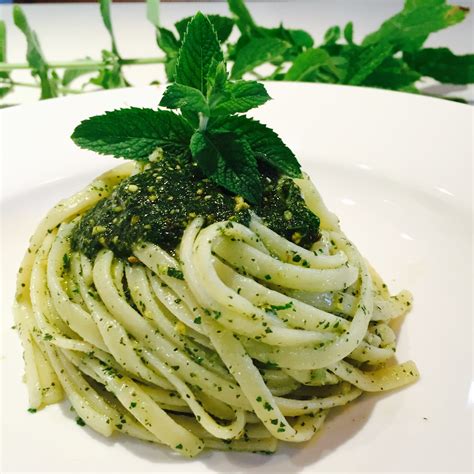 Trenette al pesto di menta e pistacchi – Ricette veloci dopo lavoro ...