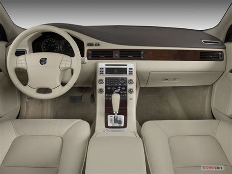 2008 Volvo XC70: 11 Interior Photos | U.S. News