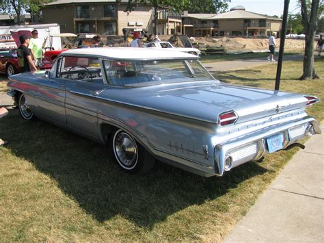 1960 Oldsmobile Super 88 - Information and photos - MOMENTcar