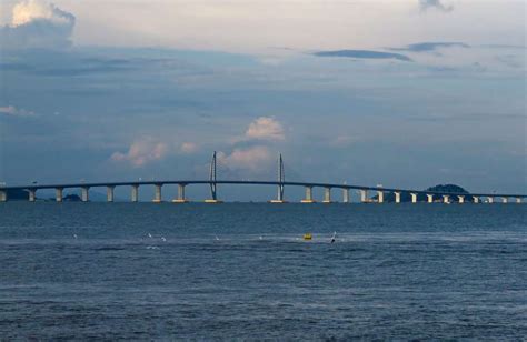 Top 10 Fascinating Facts about Macau China Bridge - Discover Walks Blog