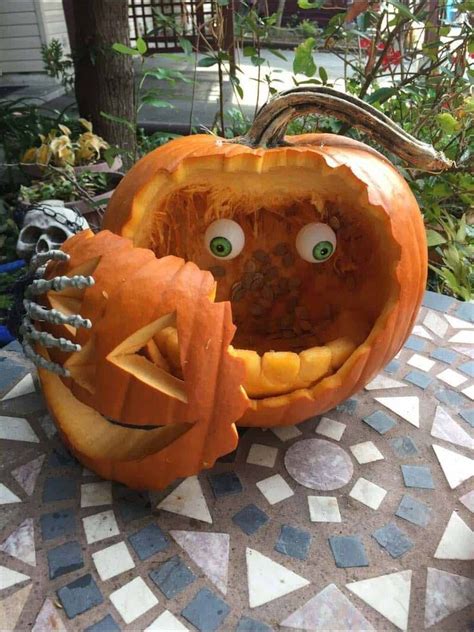 27 Unbelievably Clever Pumpkin Carving Ideas For Halloween | Scary pumpkin carving, Pumpkin ...