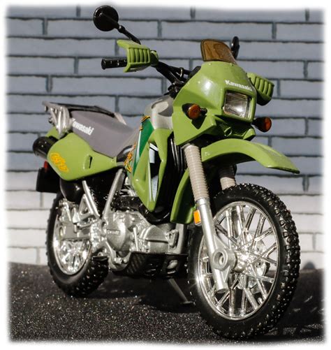 Maisto 1-18 scale Kawasaki motorcycles