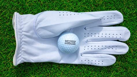 Considering a new golf glove? Read this guide first