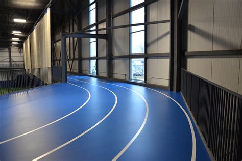 Indoor Running Track at the Terrebonne Sports Complex | Advantage Sport