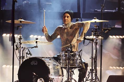 Travis Barker Drumming