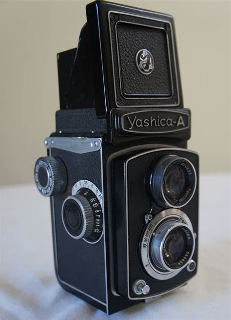 Yashica A Old vintage Camera | Yashica, Vintage camera, Old cameras