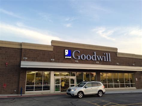 Goodwill - Thrift Stores - 420 W Army Trail Rd, Bloomingdale, IL, United States - Phone Number ...