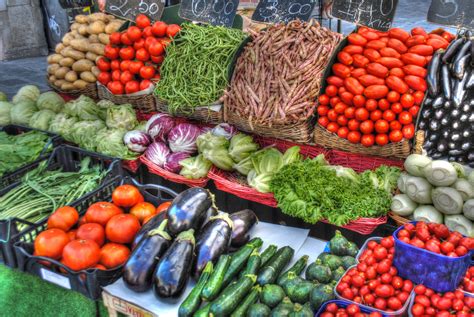 Fotos gratis : ciudad, vendedor, Produce, vegetal, mercado, lechuga, espacio publico, vegetales ...