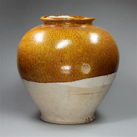 Chinese pottery jar, Tang dynasty (618-906) | BADA