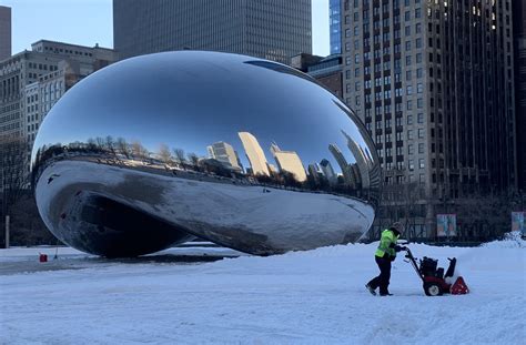 Iconic Chicago. Bean and snow removal : chicago