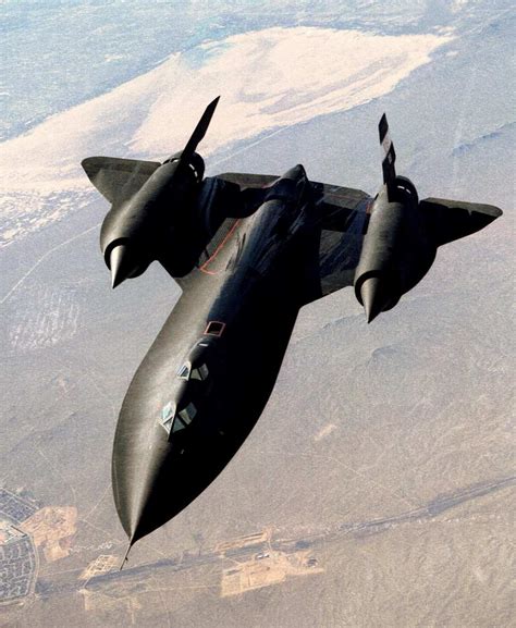 Watch: SR-71 Blackbird's amazing engineering explained | American ...