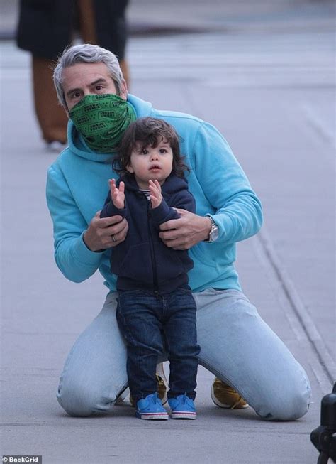 Andy Cohen Son Age / Andy and baby benjamin are on the cover of people magazine, showing off the ...