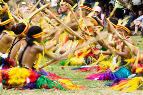 Michael Kew's Amazing Images of Micronesia's Yap Day Will Leave You in Awe