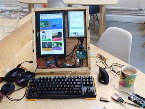 Portable Raspberry Pi 4 computer | Hackspace magazine #24 - Raspberry Pi