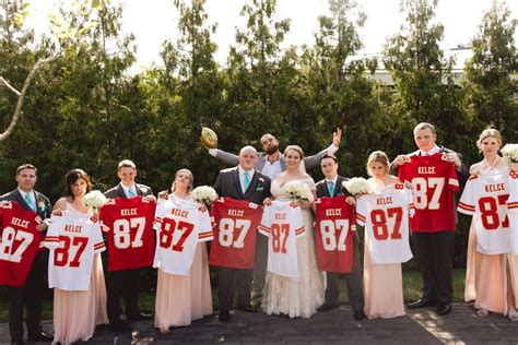 Kansas City Chiefs Star Travis Kelce Talks Crashing Weddings, Fashion ...