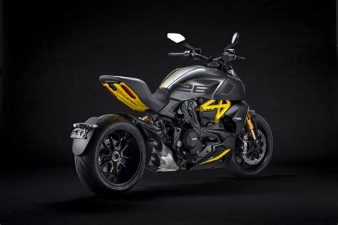 2022 Ducati Diavel 1260S Black and Steel Guide • Total Motorcycle