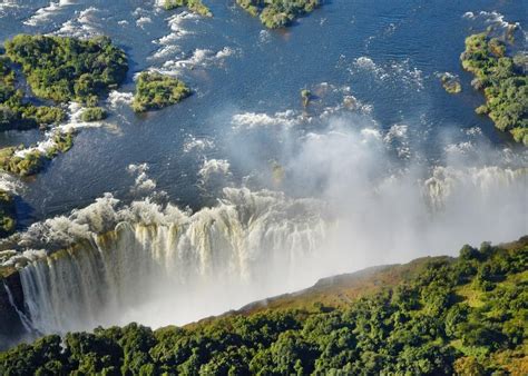 Which Side of the Victoria Falls is Best: Zimbabwe or Zambia?