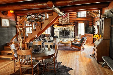 Book A 'Yellowstone' Getaway At This Luxury Montana Cabin - Maxim