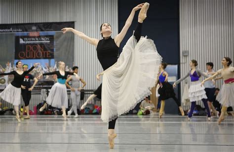 Spring Style Inspiration: Photos of Absolutely Gorgeous Ballerinas at Rehearsal | Glamour