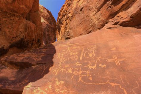 You Can See Ancient Native American Rock Art in Nevada | Valley of fire, Valley of fire state ...