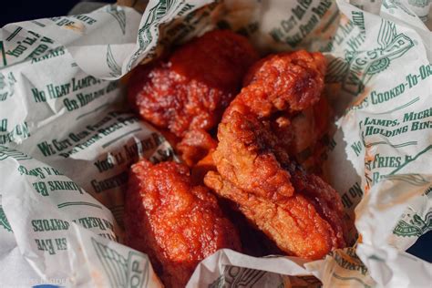 Buffalo Wild Wings vs. Wingstop review - Business Insider