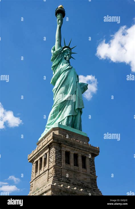 Statue of Liberty, symbol of American freedom Stock Photo - Alamy