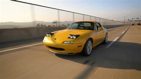 Mazda MX-5 Miata Photo Galleries | Motor1.com