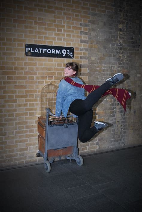 Platform 9 3/4, Kings Cross, London Harry Potter Store, Dance Photos ...