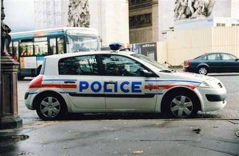 Police Car, Arc de Triomphe, Paris, France | A French Police… | Flickr