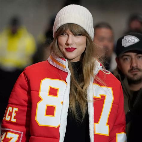 Taylor Swift Braves Bitter Cold to Support Travis Kelce and the Kansas City Chiefs Against the ...