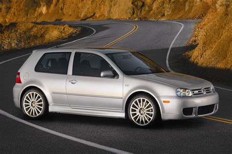 2003 Volkswagen Golf R32 Image