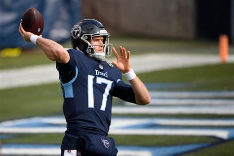 Tennessee Titans QB Ryan Tannehill lands on COVID-19 list