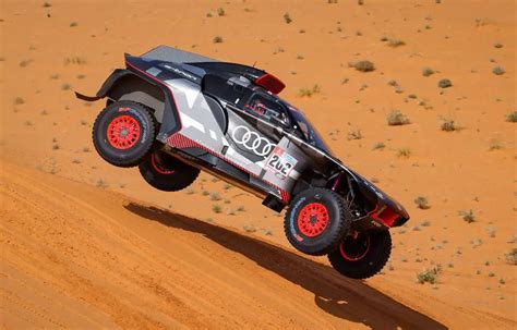 Carlos Sainz junior 'proud' of his father's historic Dakar Rally stage ...