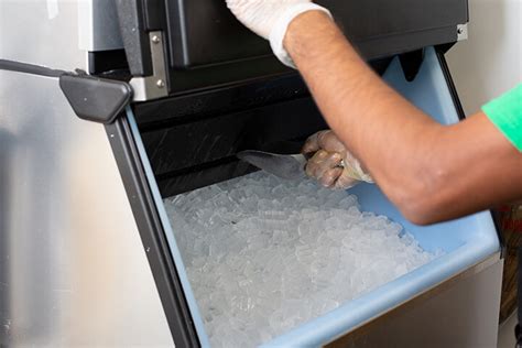 6 Benefits of Maintaining Your Commercial Ice Machine | The Official Wasserstrom Blog